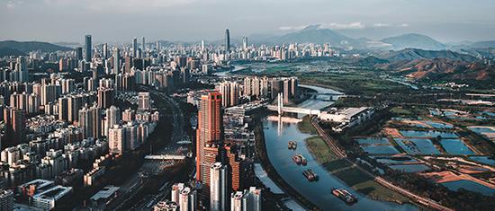 深圳作为中国的经济特区和现代化大都市，其移动通讯市场竞争激烈，各大运营商纷纷推出各种流量卡套餐以满足不同用户的需求。下面将详细分析几款深圳移动流量卡